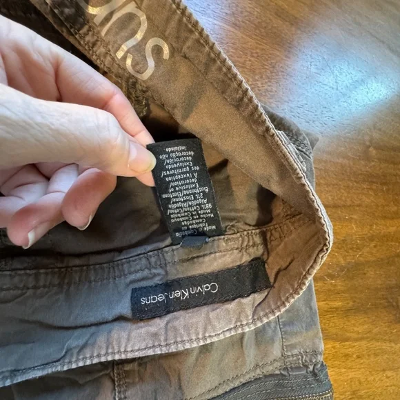 Calvin Klien Jeans, Cropped Cargo Pants Army Green SZ 16 - Picture 2 of 11